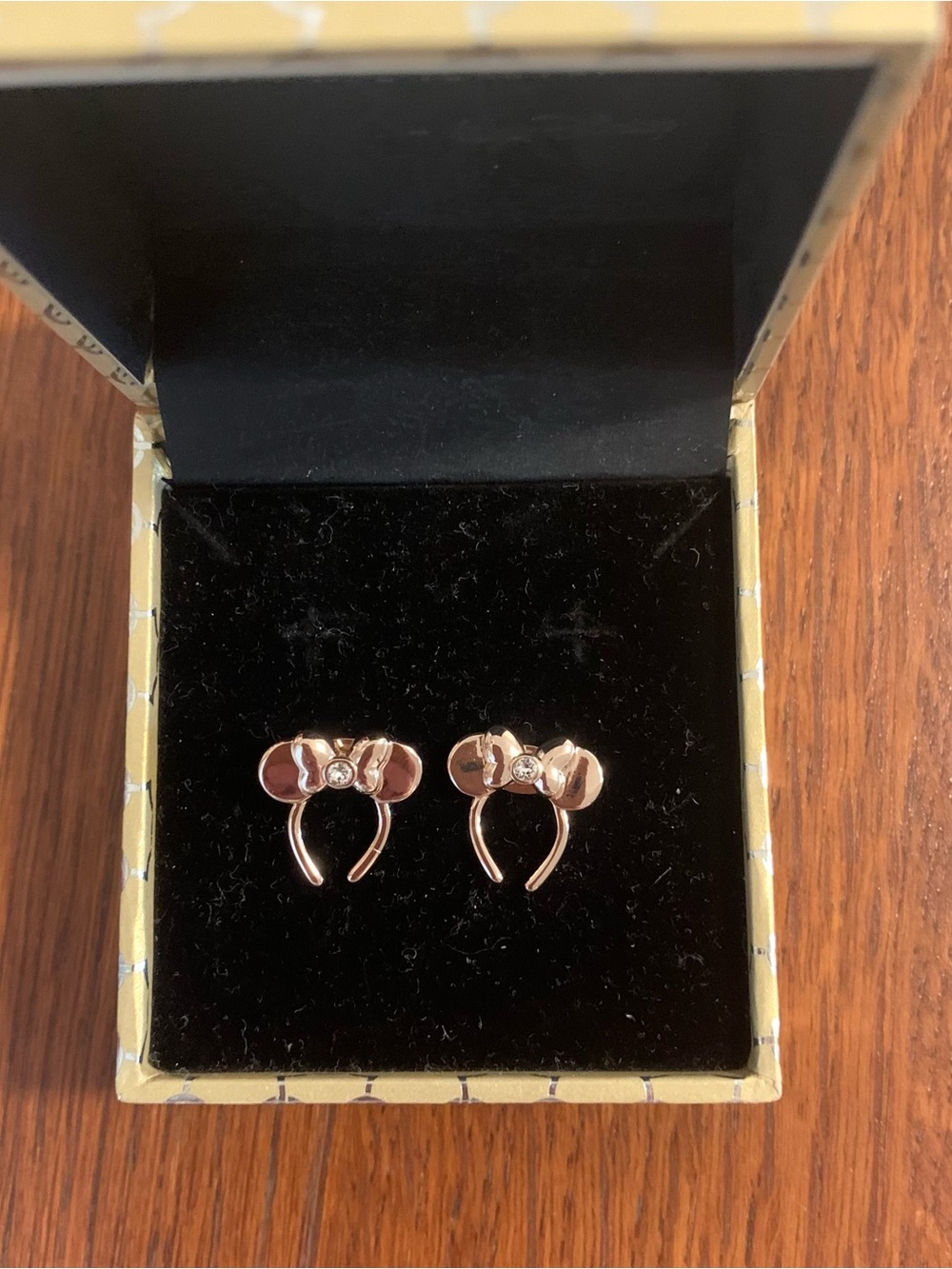 Disney Rose Gold Bow Crystal Stud Minnie Mouse earrings